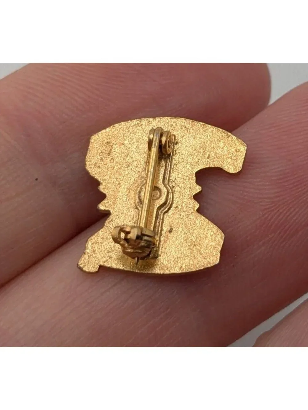 Juliette Low Birthplace Gold Tone Girl Scout Pin 1/2 Inch Vintage Collectible